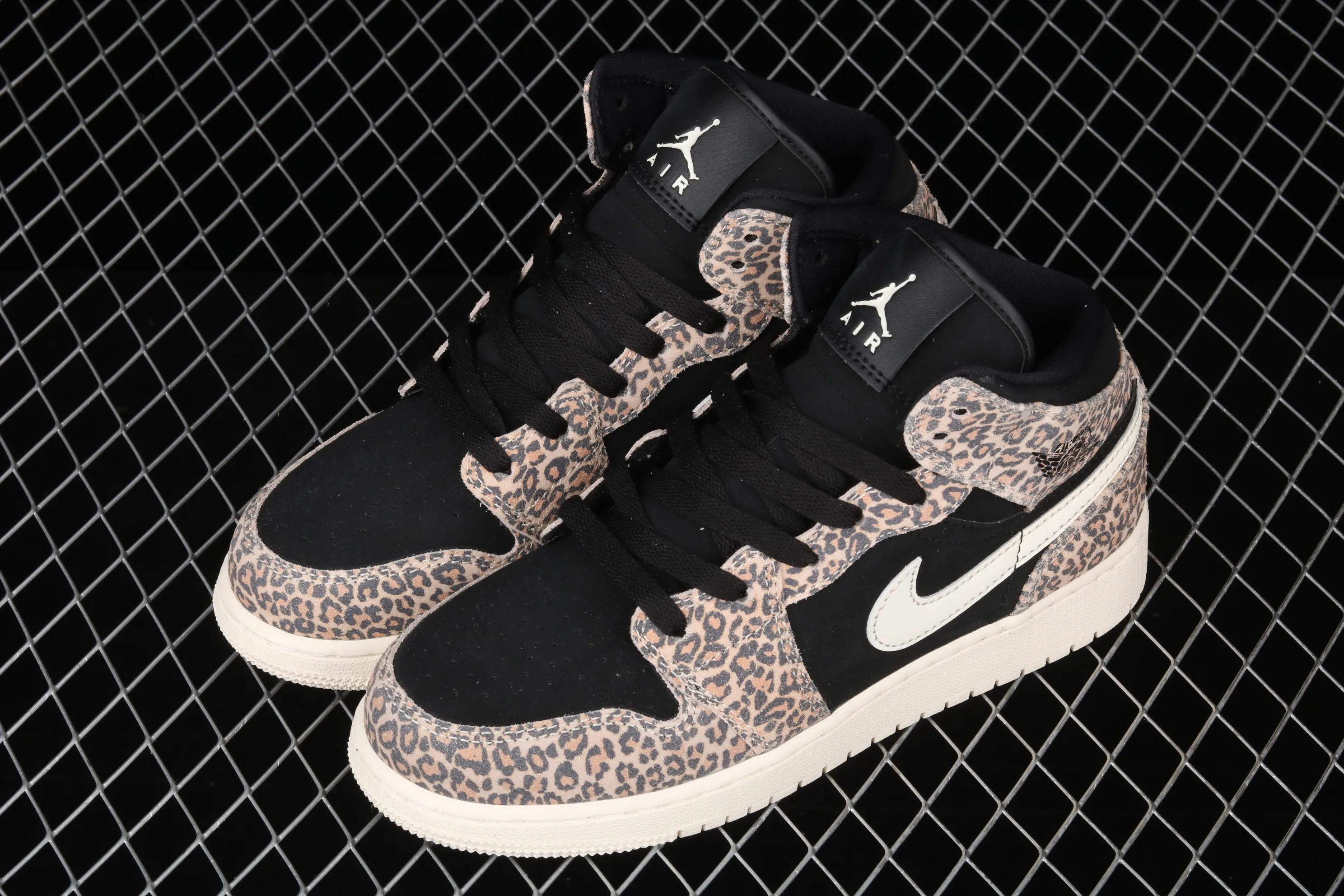 All categories Air Jordan Jordan series basketball shoes Air Jordan 1 Mid G version pure original Air Jordan 1 Mid GS AJ1 Joe 1 leopard print Chinese basketball shoes BQ6931-021